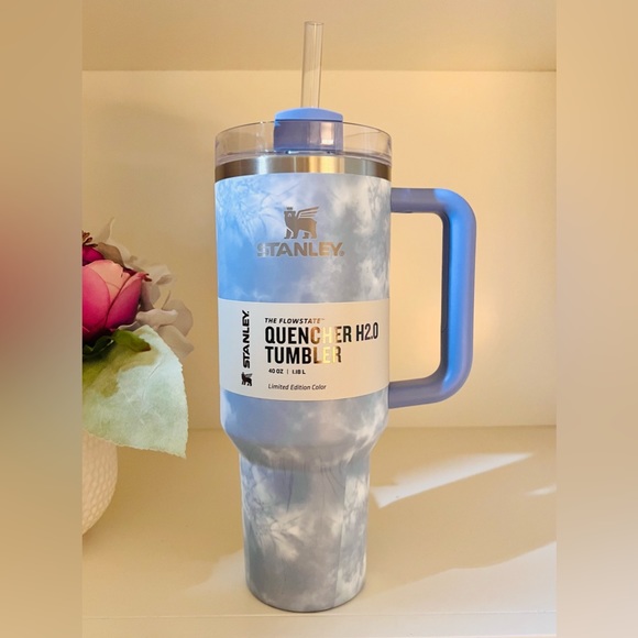 🎉LAST PIECE🎉Stanley 40 oz. Quencher H2.0 FlowState Tumbler Ocean Tie Dye - Picture 1 of 9